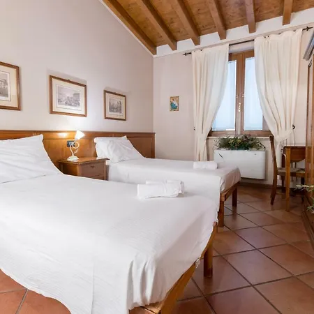 Le Rondini 3* Bagnolo Mella