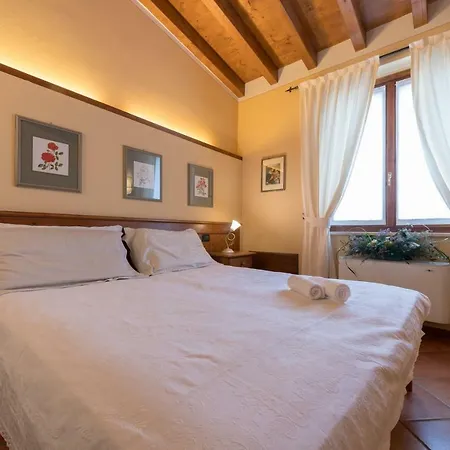 Le Rondini Bed & Breakfast 3*
