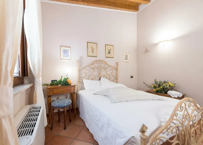 Le Rondini Panzió 3*